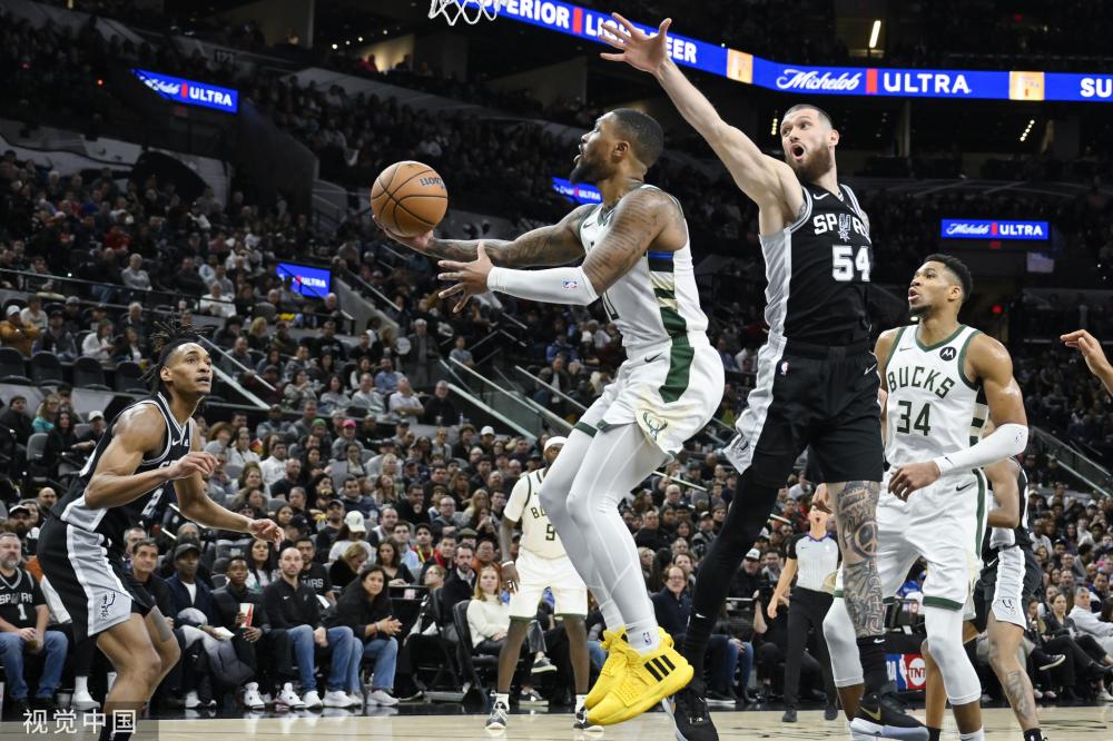 整个球队的 整个球队的